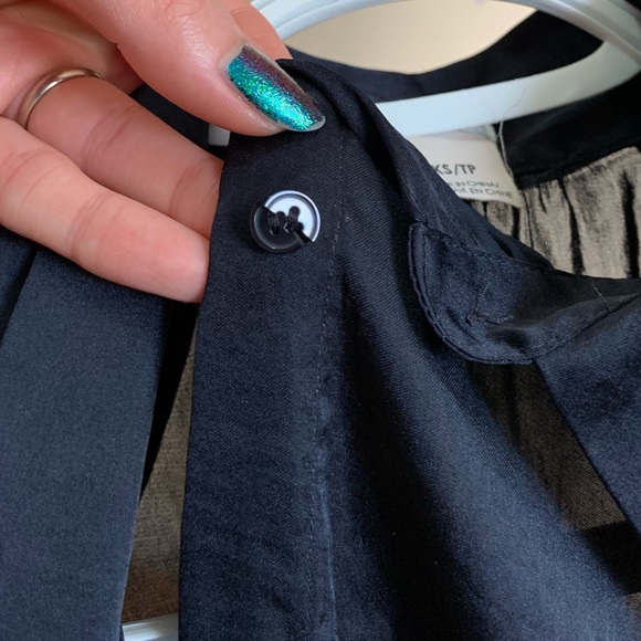 Club Monaco navy blouse - Picture 3 of 5